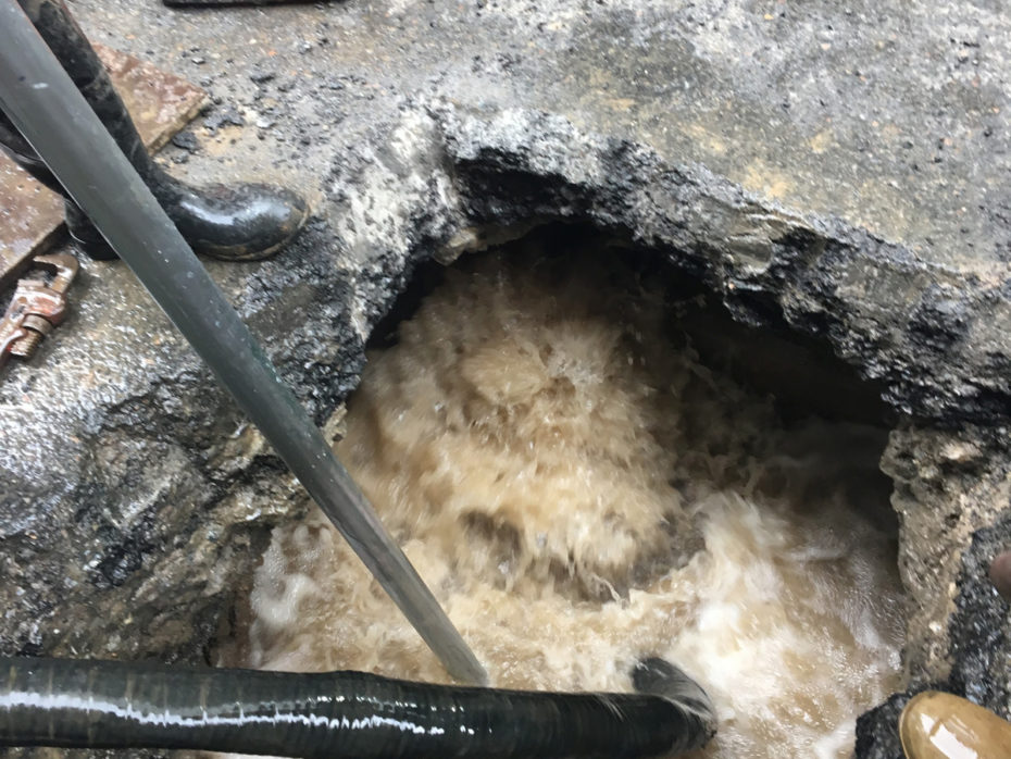 Manhattan water main repair