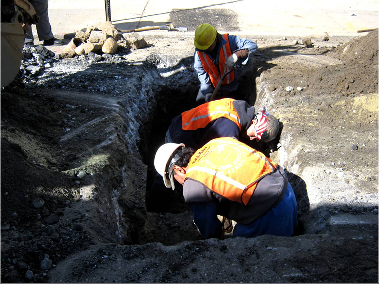 how-to-dig-a-hole-with-a-shovel