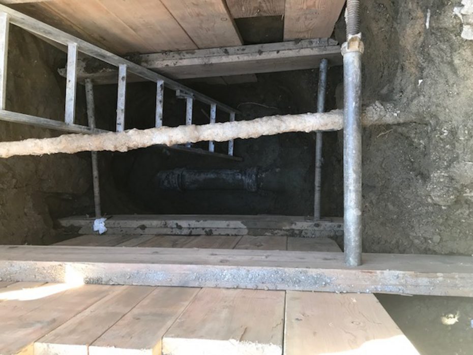 cast iron sewer pipe repair