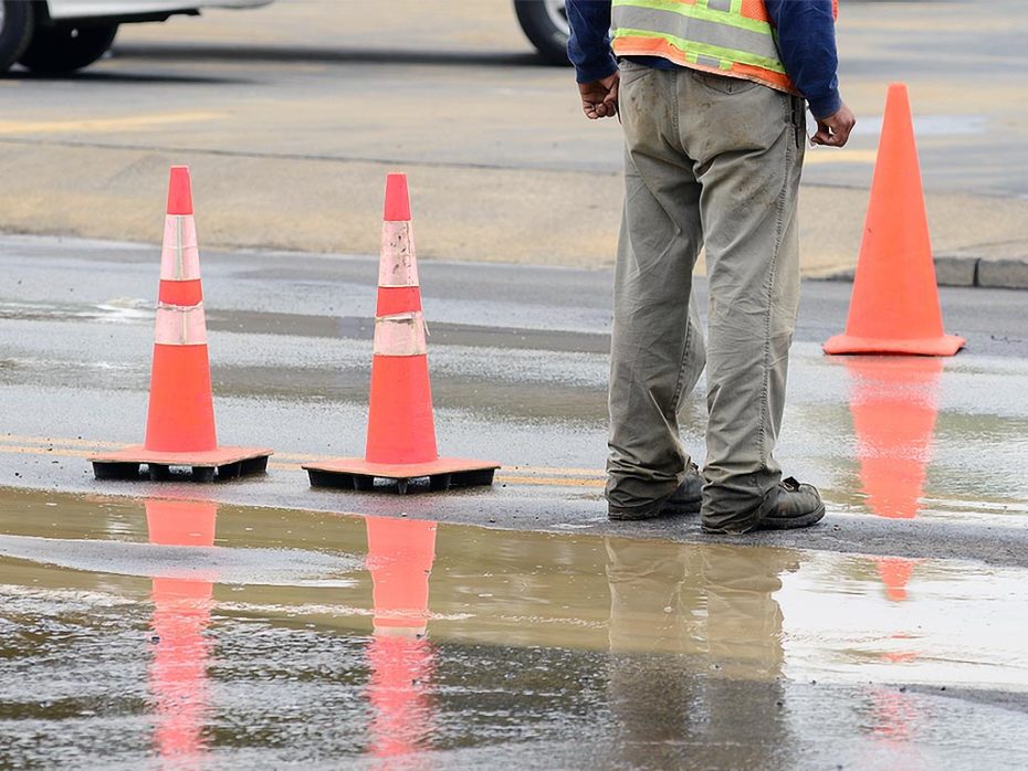 Nyc Water Main Repair Balkan Sewer And Water Main Road Flooding